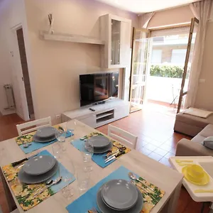 House, 300 M Dal Mare, Appartement