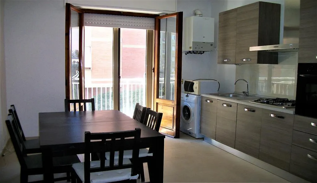 Riccardo Beach Apartment Marina di Massa Italy